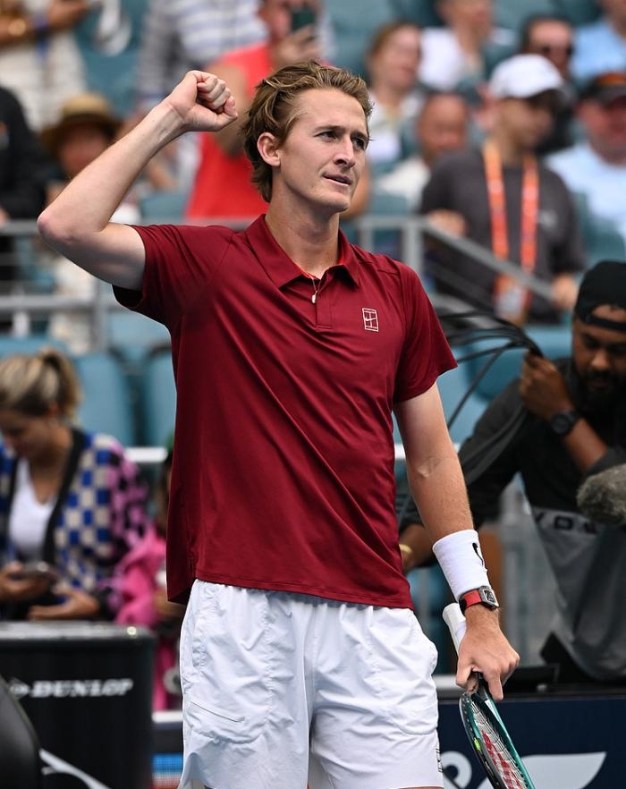 kaiyun网站-IG不断突破!,德约科维奇连续十二场比赛得分超过战术调整赛场气氛高涨