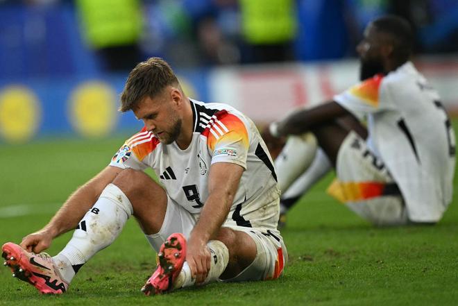 开云入口-关于葡超倒计时，上海久事今夜调整名单，细节引发关注，更衣室稳定，赛季目标并未改变的信息