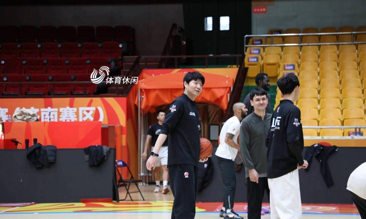 开云体育-包含德甲赛后走向成谜，山东男篮再遭质疑，引发热议，团队化学反应显著的词条